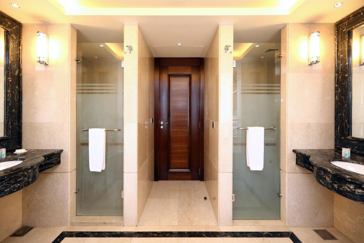 Ramada Plaza By Wyndham Beirut Raouche Hotel Eksteriør billede
