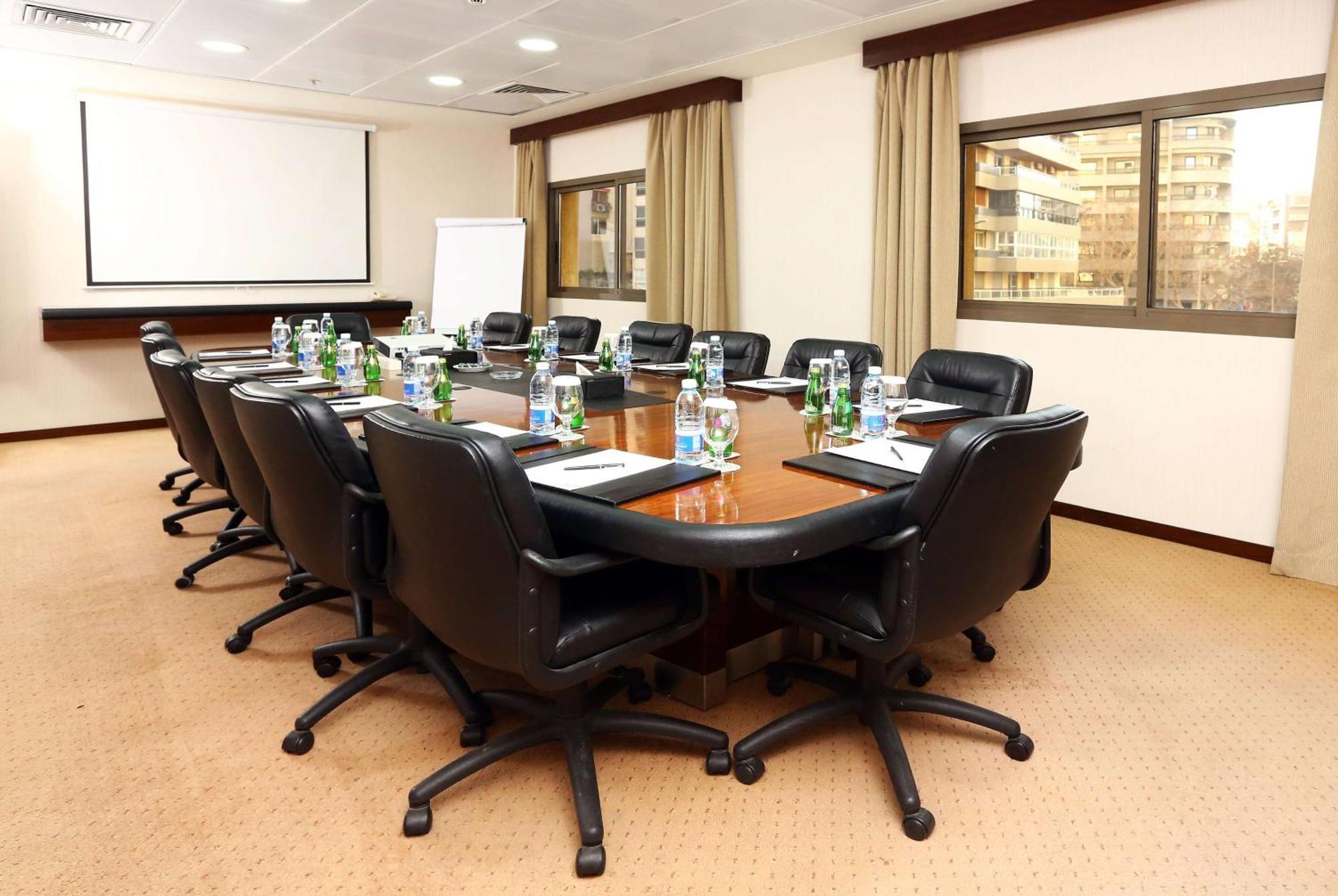Ramada Plaza By Wyndham Beirut Raouche Hotel Eksteriør billede