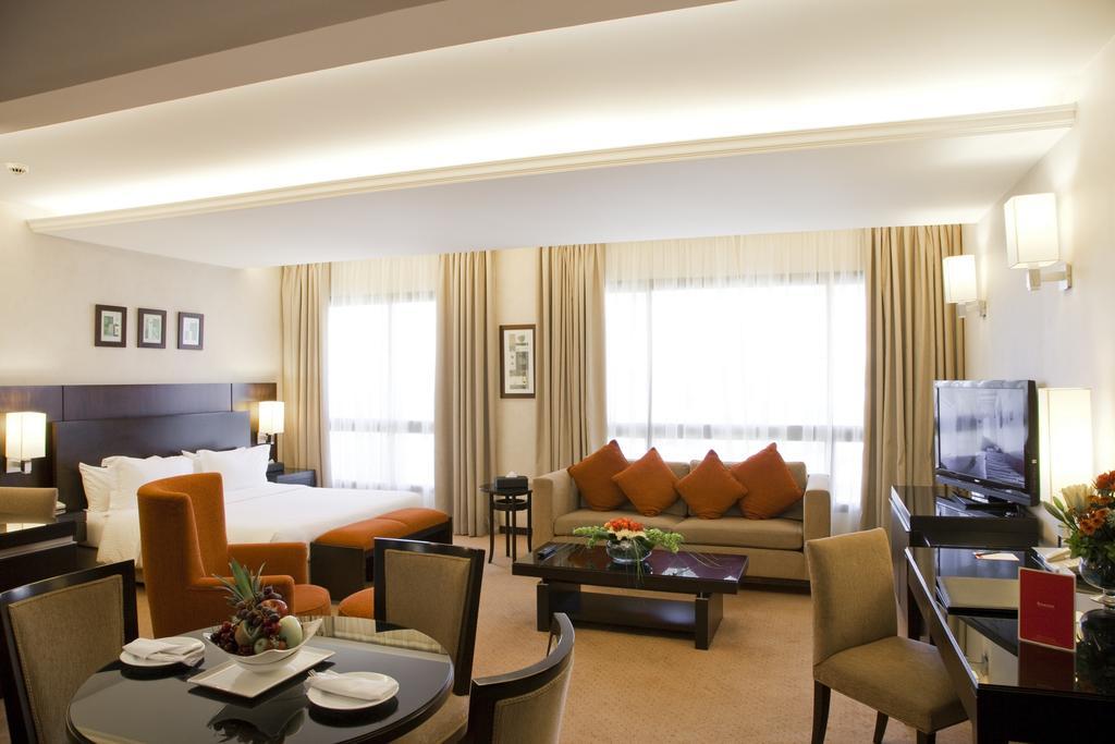 Ramada Plaza By Wyndham Beirut Raouche Hotel Værelse billede
