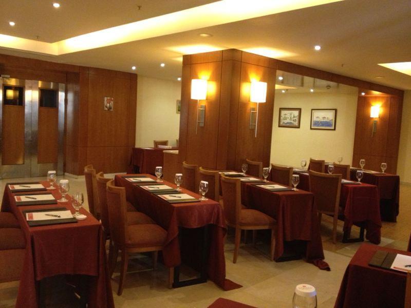 Ramada Plaza By Wyndham Beirut Raouche Hotel Eksteriør billede