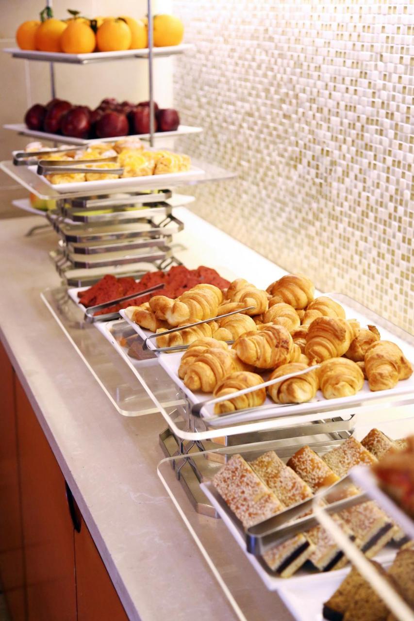 Ramada Plaza By Wyndham Beirut Raouche Hotel Eksteriør billede